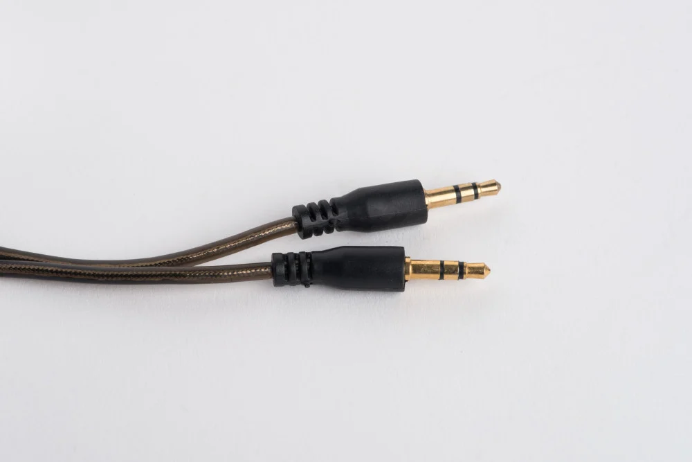 سلك AUX 3.5MM بطول 1 متر - متعدد الألوان